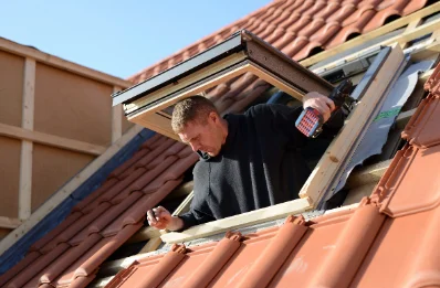 Pose de fenêtres de toit Velux à Pradières
